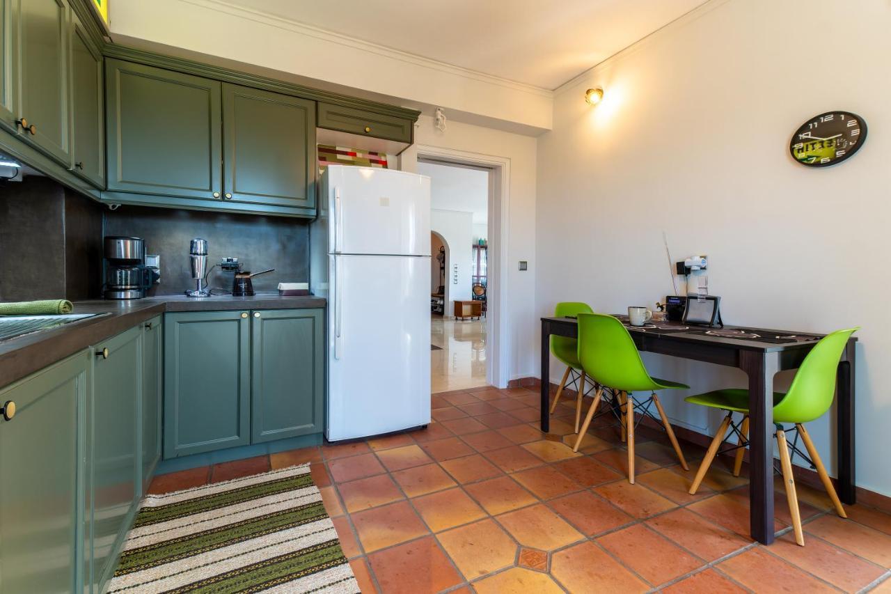Spacious Apartment In Kavouri เอเธนส์ ภายนอก รูปภาพ
